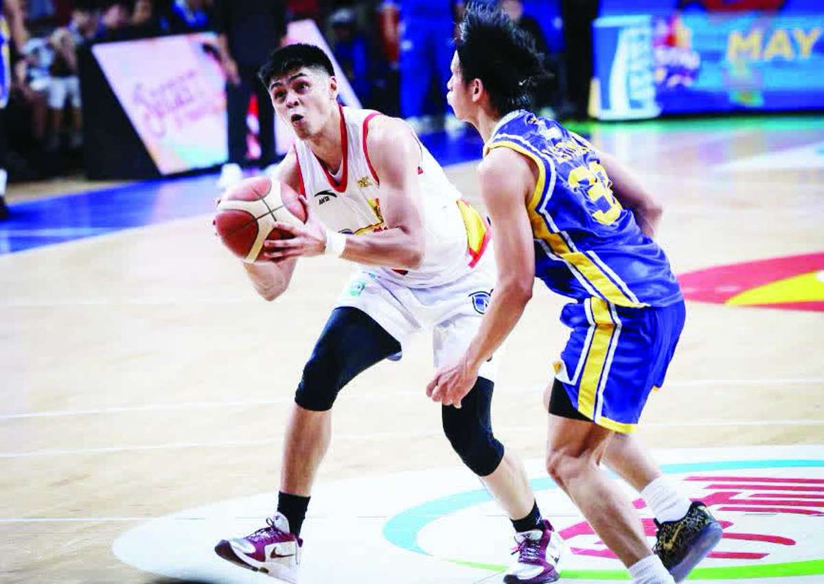 It was a quick recovery for the Rain or Shine Elasto Painters after they were dealt their first defeat of the tournament by the Phoenix Fuel Masters. (PBA Images)