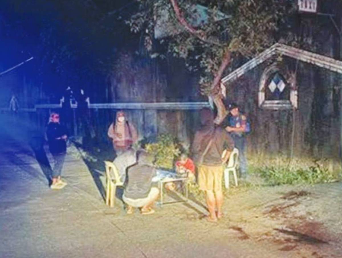 Suspect in slay of agent cop dies