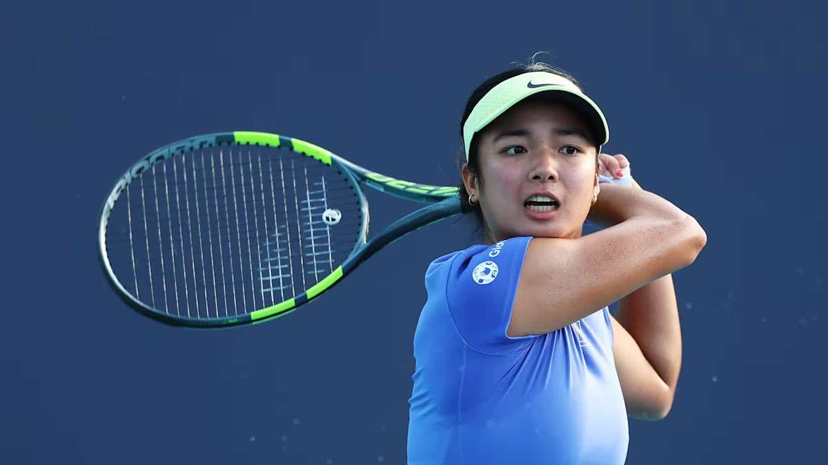Negrense tennis sensation Alex Eala moved up four spots to World’s No. 38 with 1,340 ranking points following solid performances in the Italian Open in Rome last week. (Getty Images)