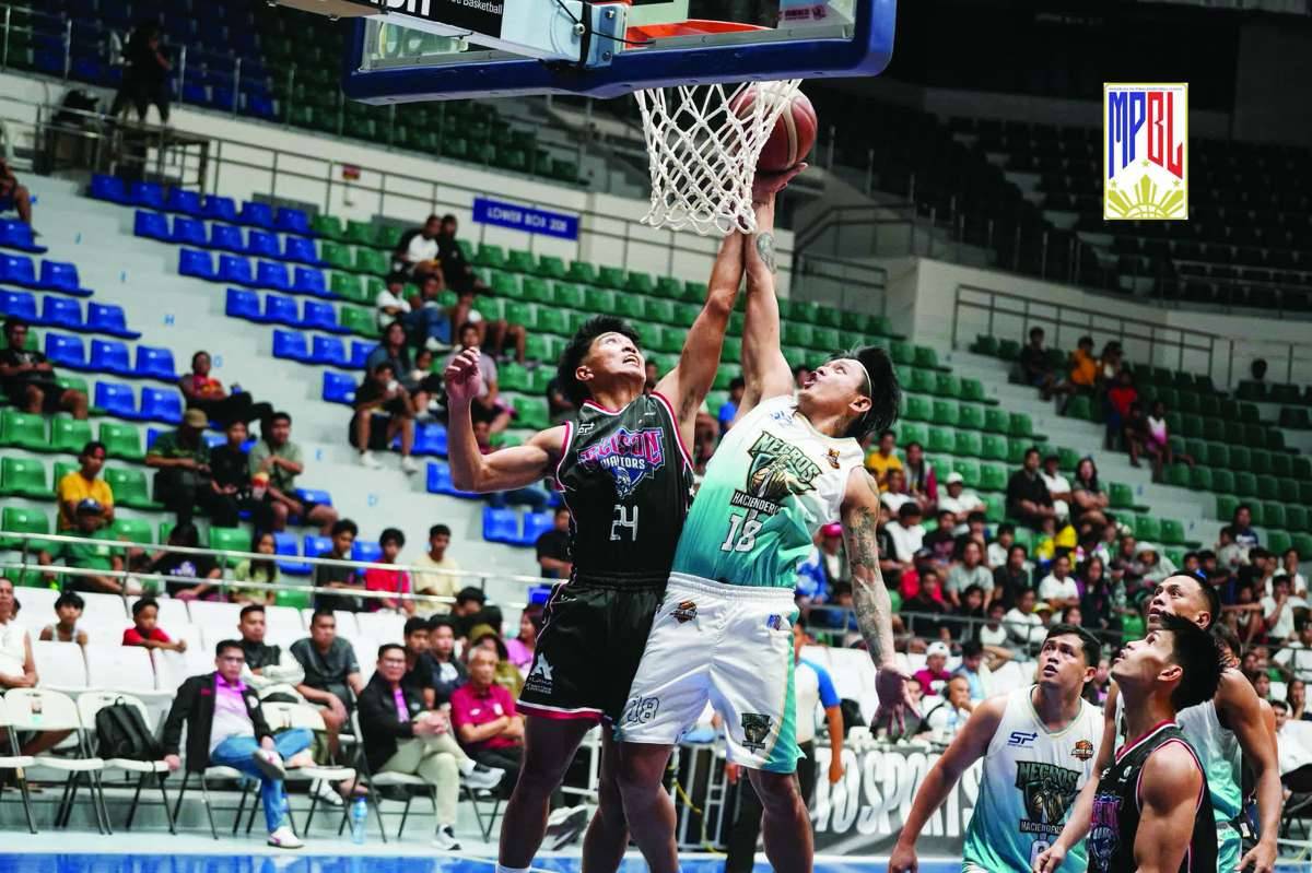 Joshua Fontanilla delivers for the Gensan Warriors in their win over the Negros Hacienderos. (MPBL photo)