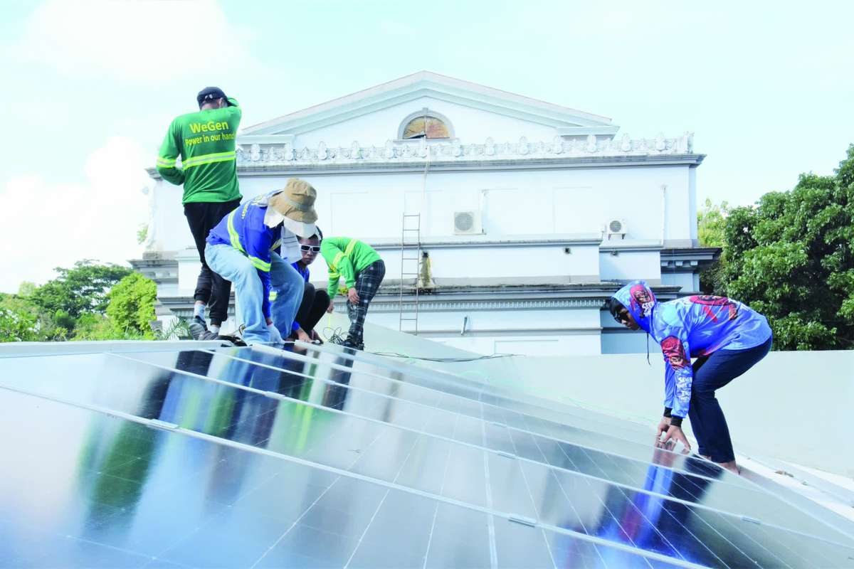 The Negros Occidental Capitol Building has been harnessing solar power in three of the six designated infrastructure as part of the commitment to utilize green energy in its facilities. Governor Eugenio Jose Lacson has emphasized the urgency of the provincial government’s sustainable energy framework amid rising electricity costs, climate vulnerabilities and the need for universal access to modern energy services. (Negros Occidental provincial government photo)