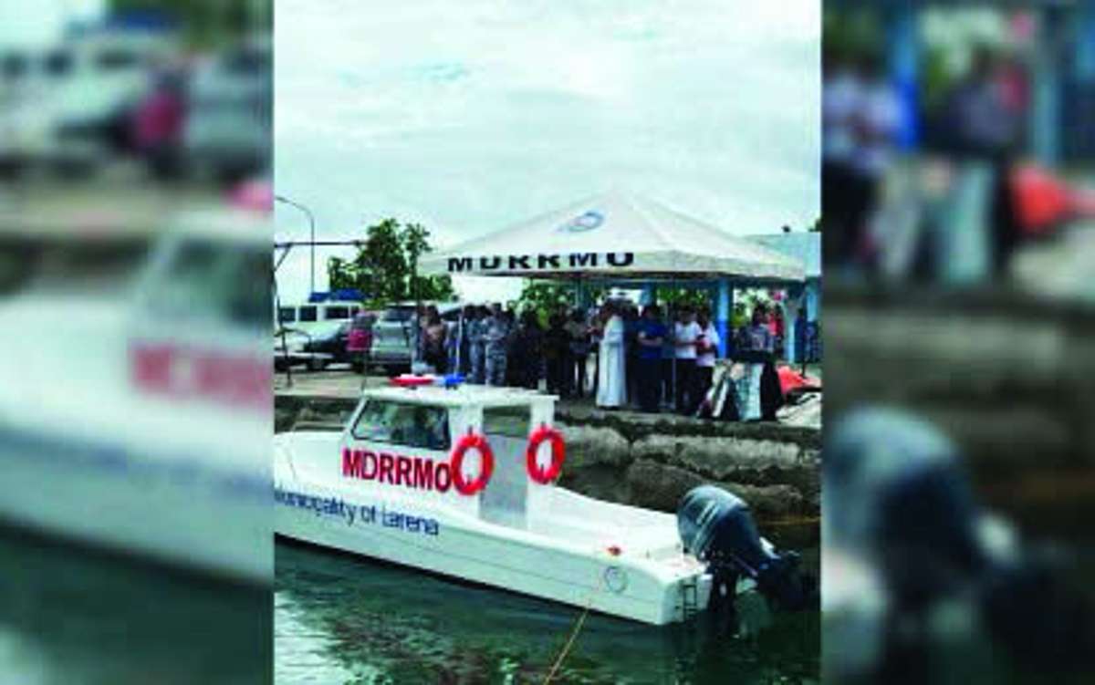 The municipality of Larena in Siquijor province turns over to the Philippine Coast Guard a brand-new speed boat to enhance maritime safety, emergency response and public protection on Thursday, May 7, 2026. Coast Guard District Southern Visayas Commander Christopher Auro and Larena Mayor Cyrus Vincent Calibo also signed agreements for the donation of a 500-square-meter property for a provincial Coast Guard station. (Coast Guard District - Southern Visayas photo)