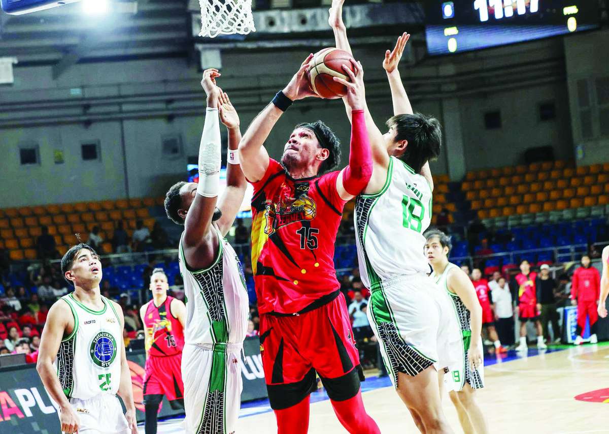 San Miguel Beermen’s June Mar Fajardo (center) against the Terrafirma Dyip (PBA Images)