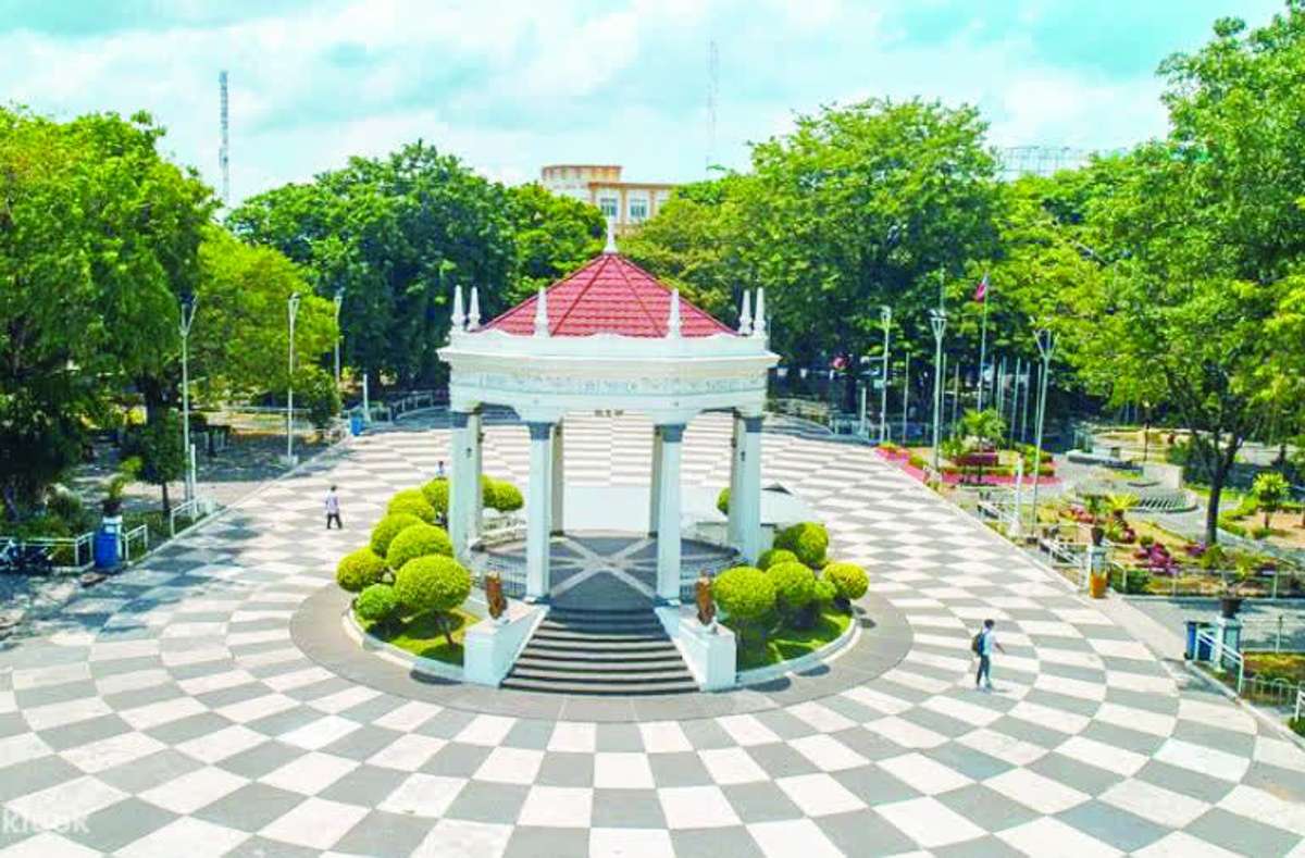 BACOLOD PUBLIC PLAZA