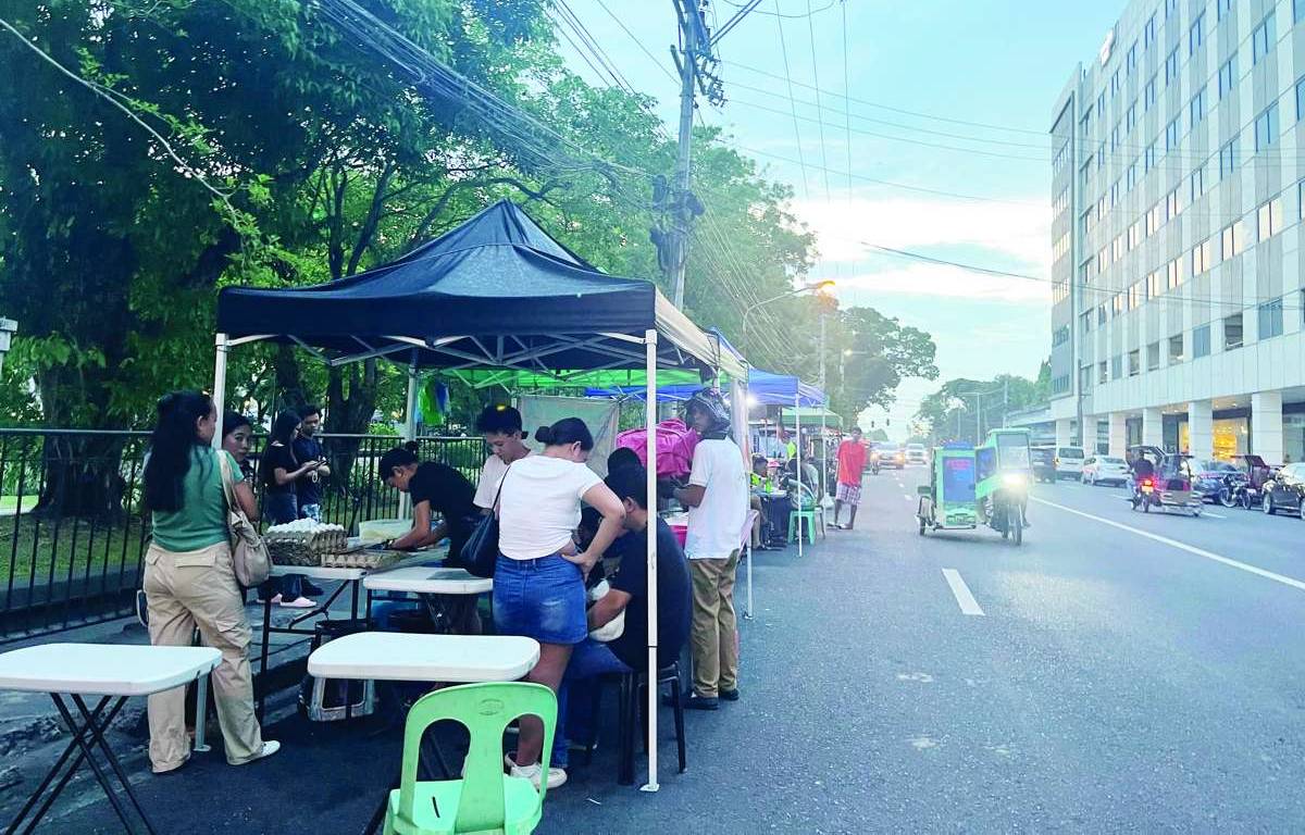 The Bacolod City government will not remove sidewalk vendors operating along North Capitol Road, despite the Negros Occidental provincial government’s earlier request to relocate them, citing traffic obstruction, sanitation problems and security concerns. (Contributed photo)