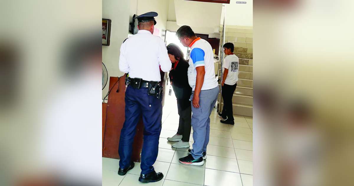 A notice of violation has been issued against a private college in Bacolod City for allegedly preventing its students from participating in the graduation ceremony. Meanwhile, the Bacolod Permits and Licensing Office has issued a separate notice after learning the institution has been operating without a business permit. (Contributed photo)