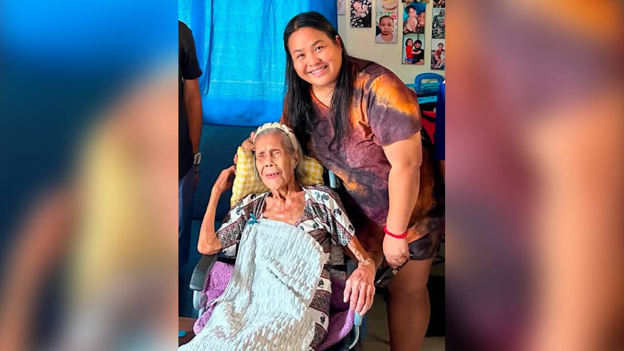 Maria Lumampao-Magbanua and her granddaughter Kisshia Guen. (Cadiz City PIO photo)