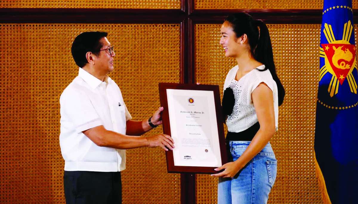 Alex Eala receives a citation from President Ferdinand "Bongbong" Marcos, Jr. (PCO photo)
