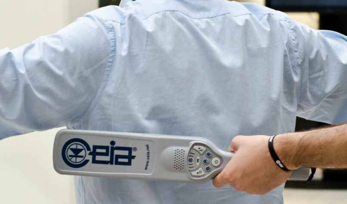 Handheld metal scanners to deter school crime